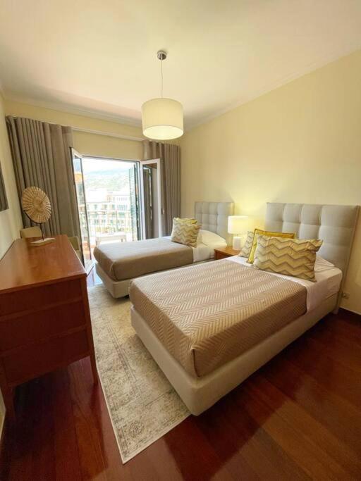 Seaview Apartment Walking To The Beach Funchal  Buitenkant foto